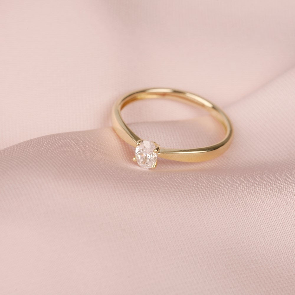 SIERSBØL LUXURY 14kt gold ring with oval lab grown diamond 0.25ct ●640500