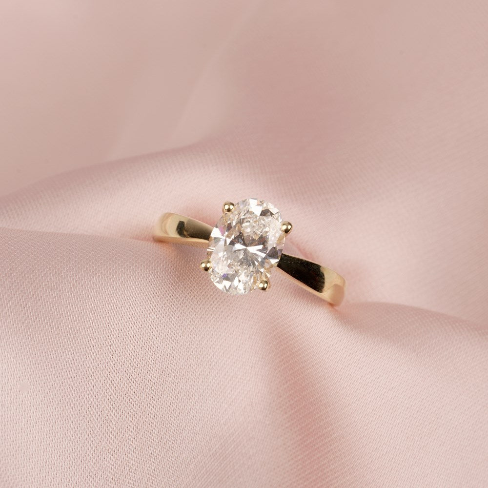 SIERSBØL LUXURY 14kt gullhringur með sporöskjulaga lab grown demanti 2,00ct ●670500