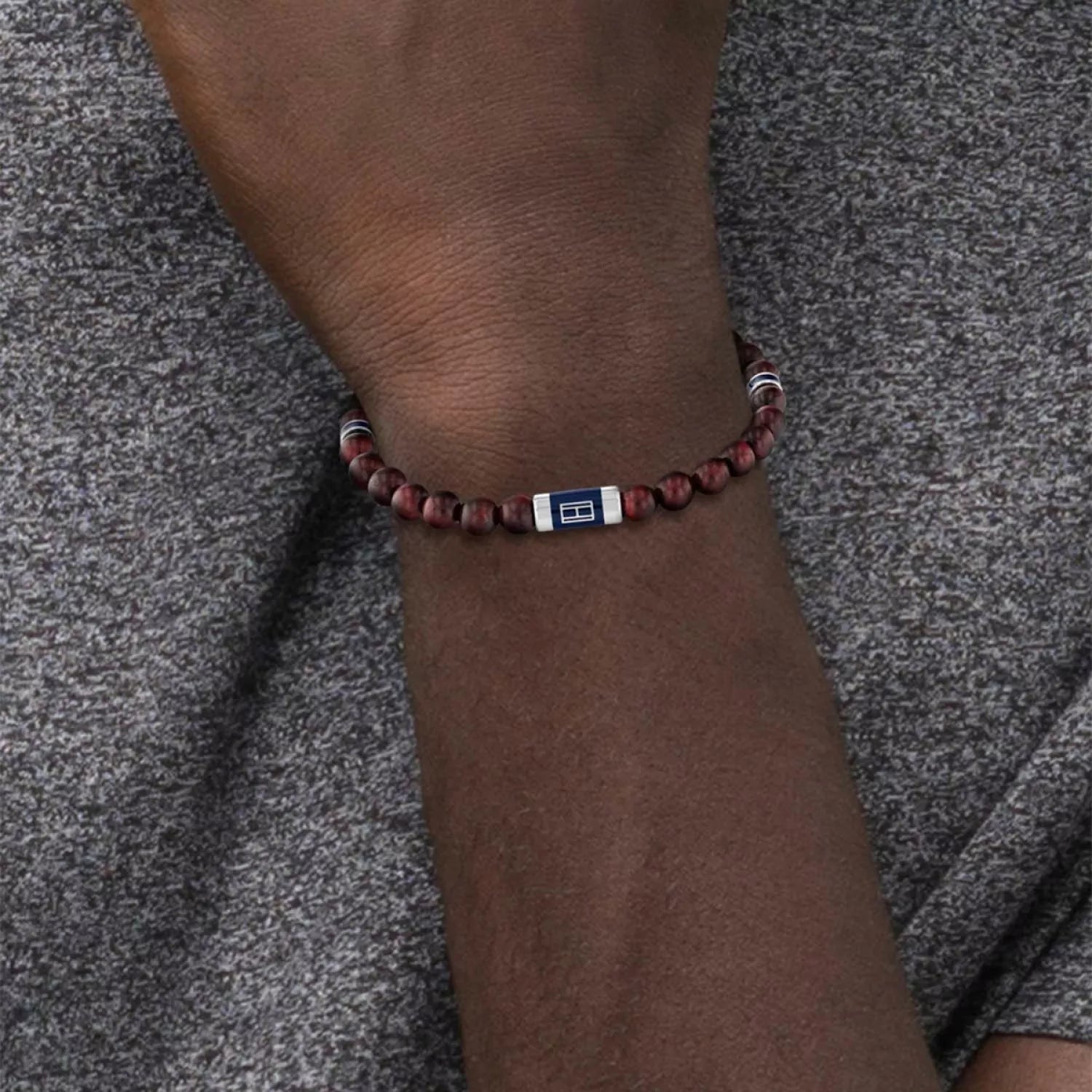 TOMMY HILFIGER Stone brúnt herraarmband