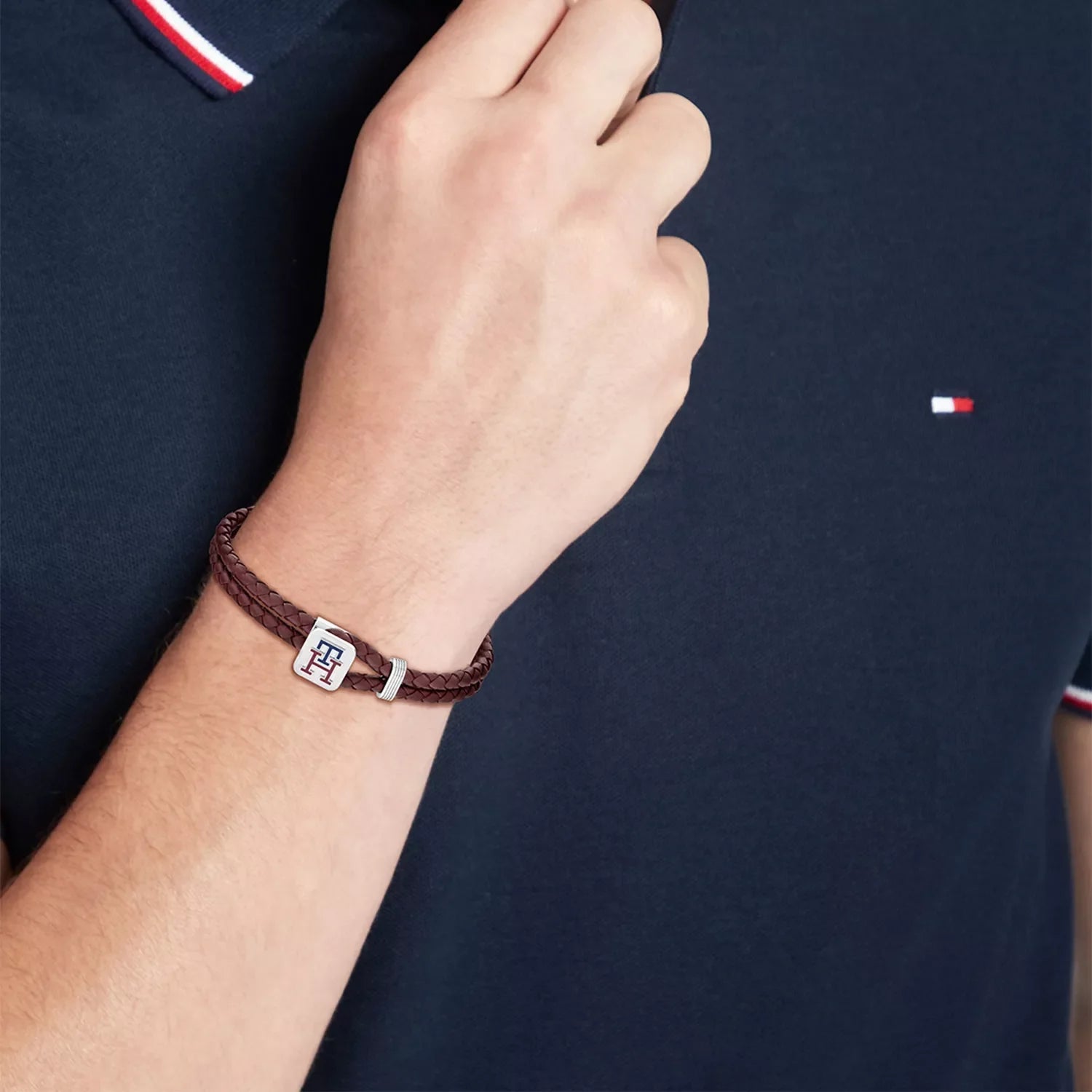 TOMMY HILFIGER Monogram brúnt leður herraarmband