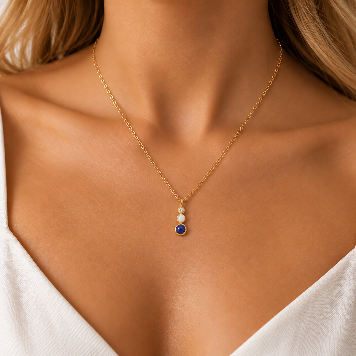 ASTORÍA Sienna gyllt hálsmen með náttúrusteinum | Lapis lazuli
