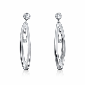 Hvítagullseyrnalokkar 14kt með 0.04ct demöntum