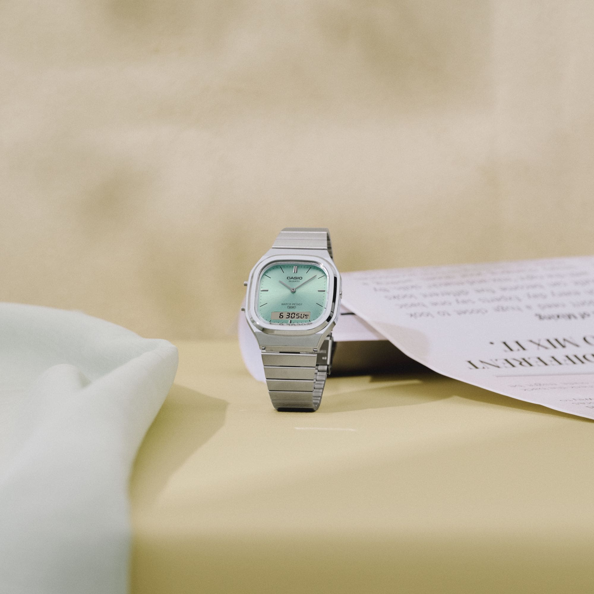 CASIO Vintage AQ-240E-2AEF