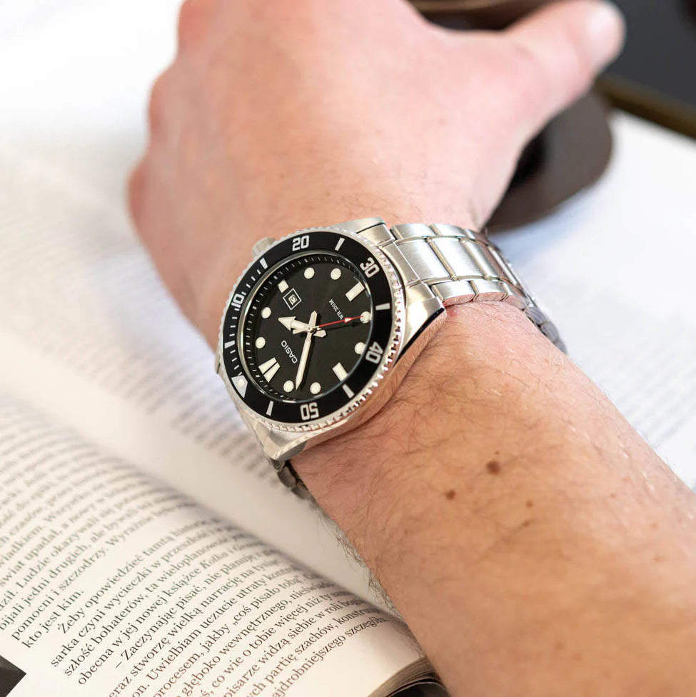 CASIO Timeless Collection MDV-107D-1A1VEF 'Duro' 44mm