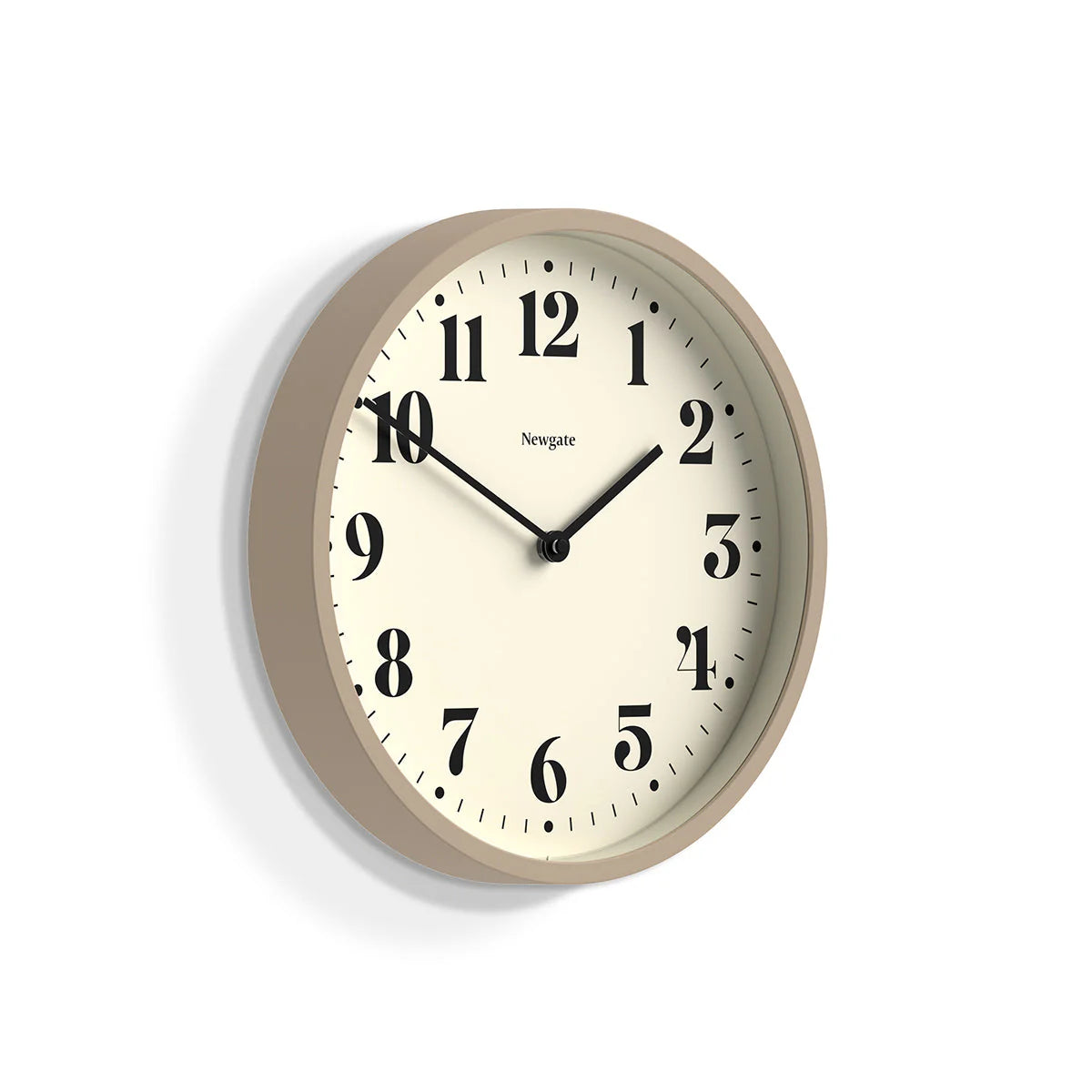 NEWGATE Number Four beige veggklukka 30cm