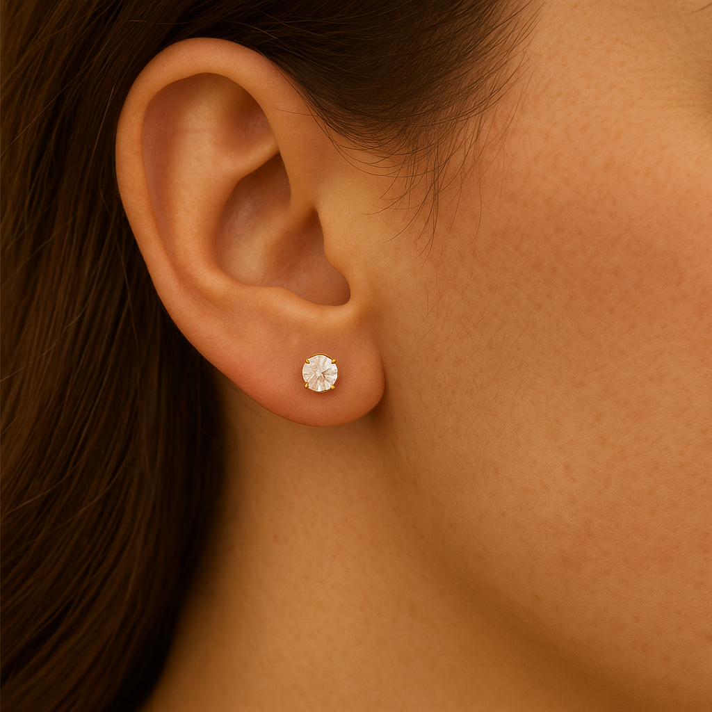Gulleyrnalokkar 8kt með zirkonia 5,5mm