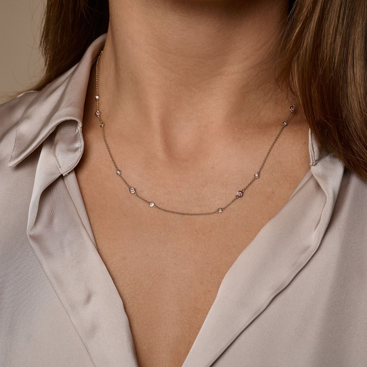 Zoe gullhálsmen 14kt með bleikum safír og 10x 0.025ct demöntum