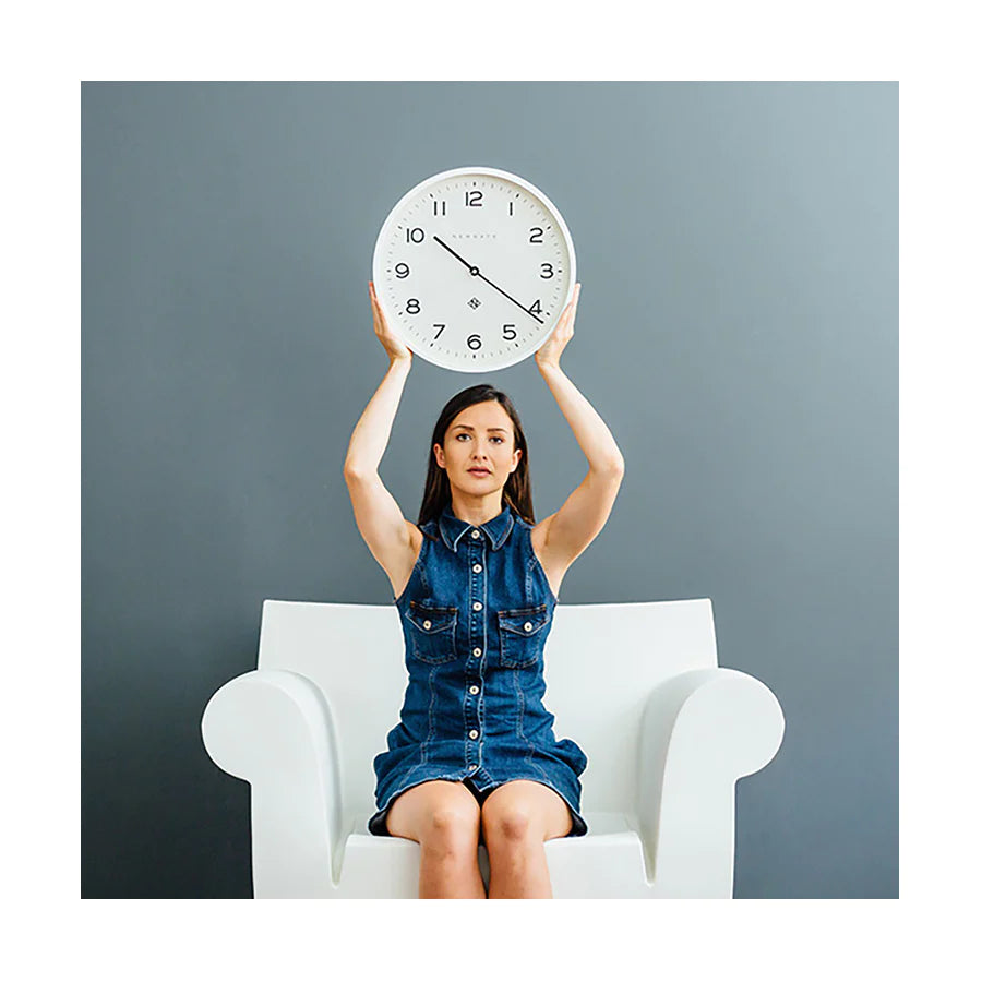 NEWGATE Number Three hvít veggklukka 37cm