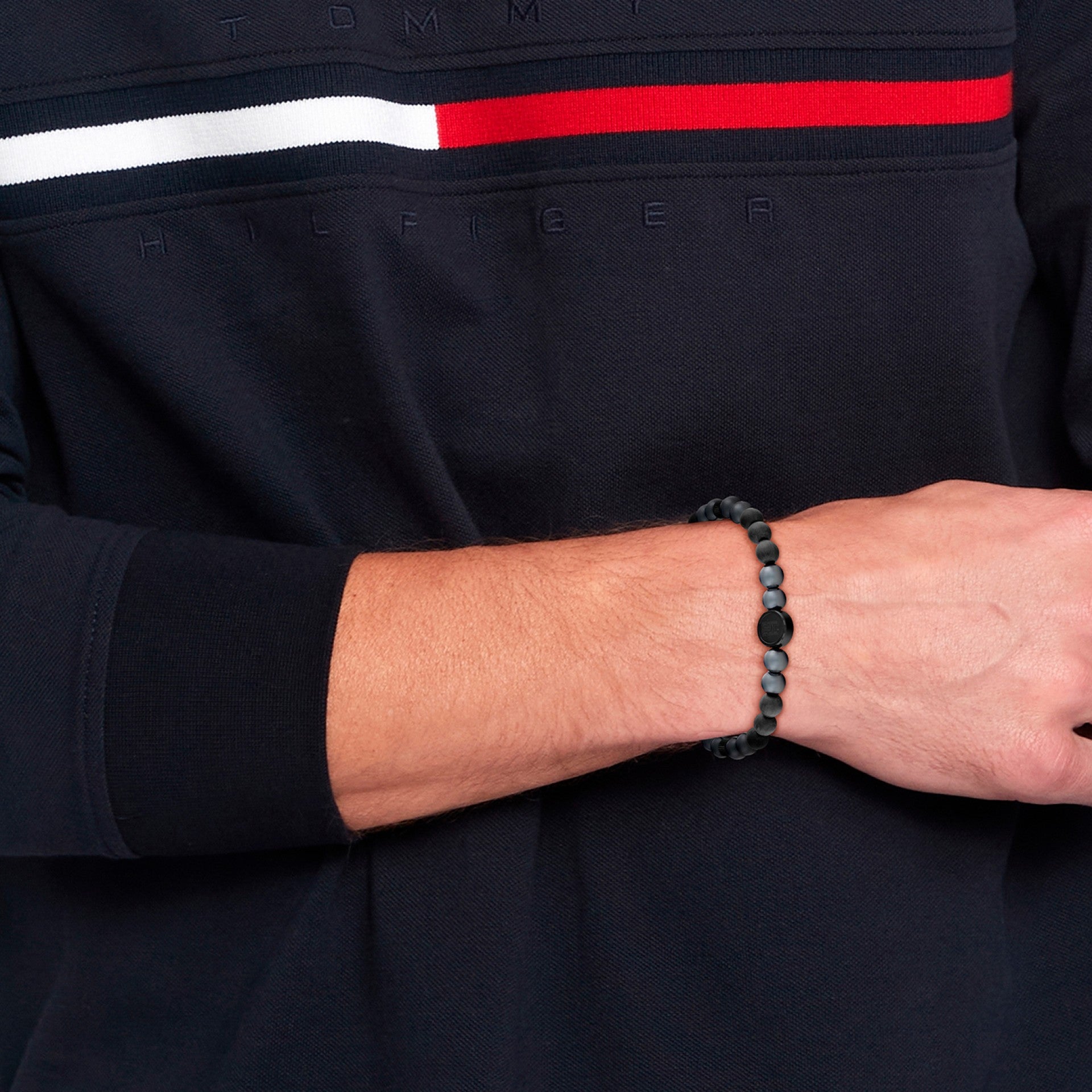 TOMMY HILFIGER grátt og svart kúluarmband