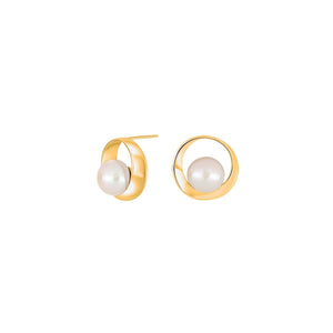 NORDAHL Pearl gylltir silfureyrnalokkar með ferskvatnsperlu ●095900