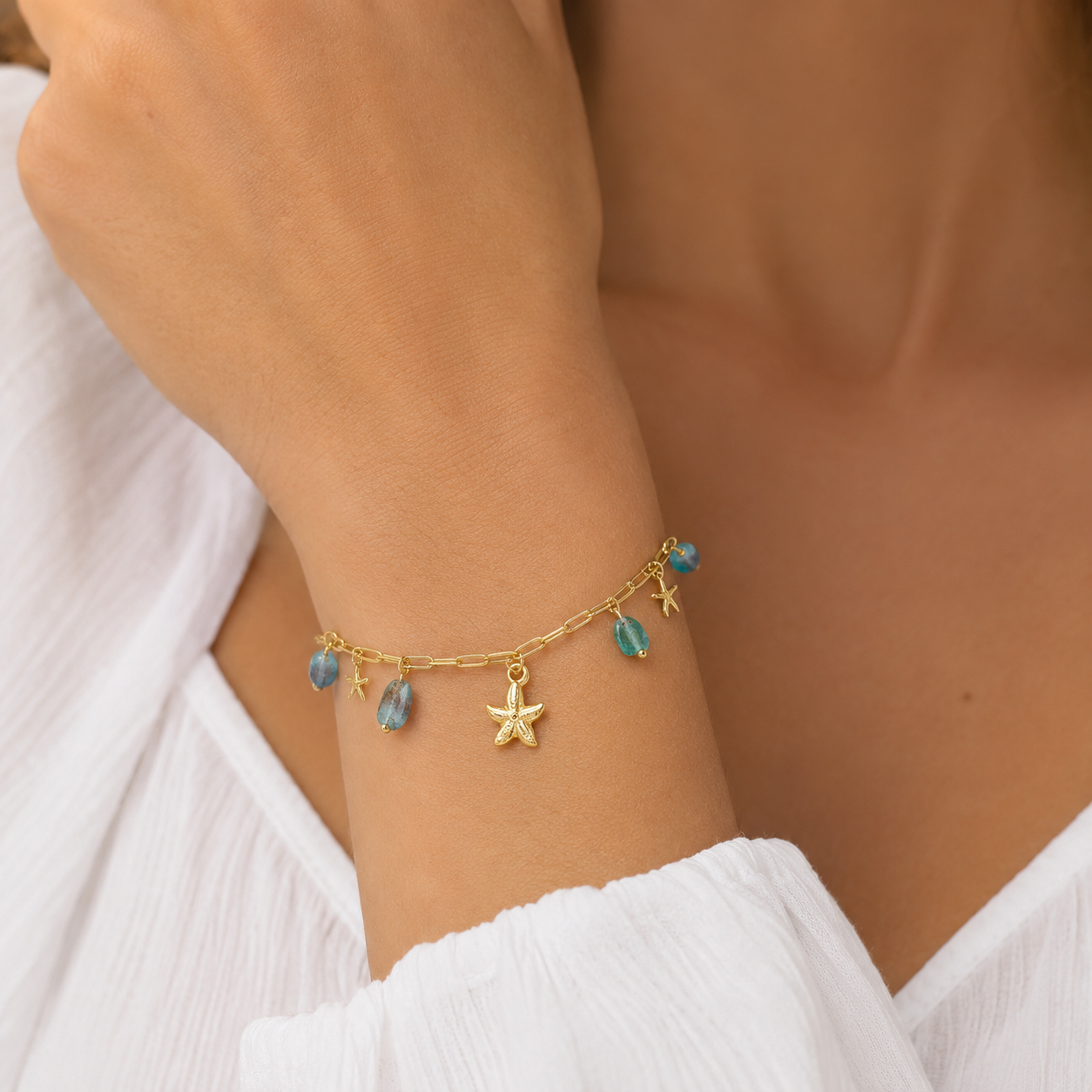 ASTORÍA Linnea gyllt armband með Apatite steinum