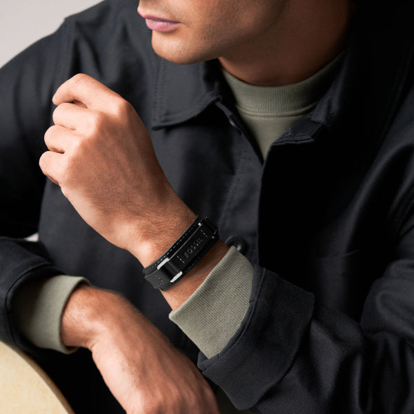 FOSSIL Machine Rugged Strap svart herraarmband JF04950