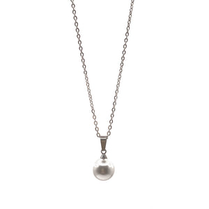 MIRA Pearl necklace