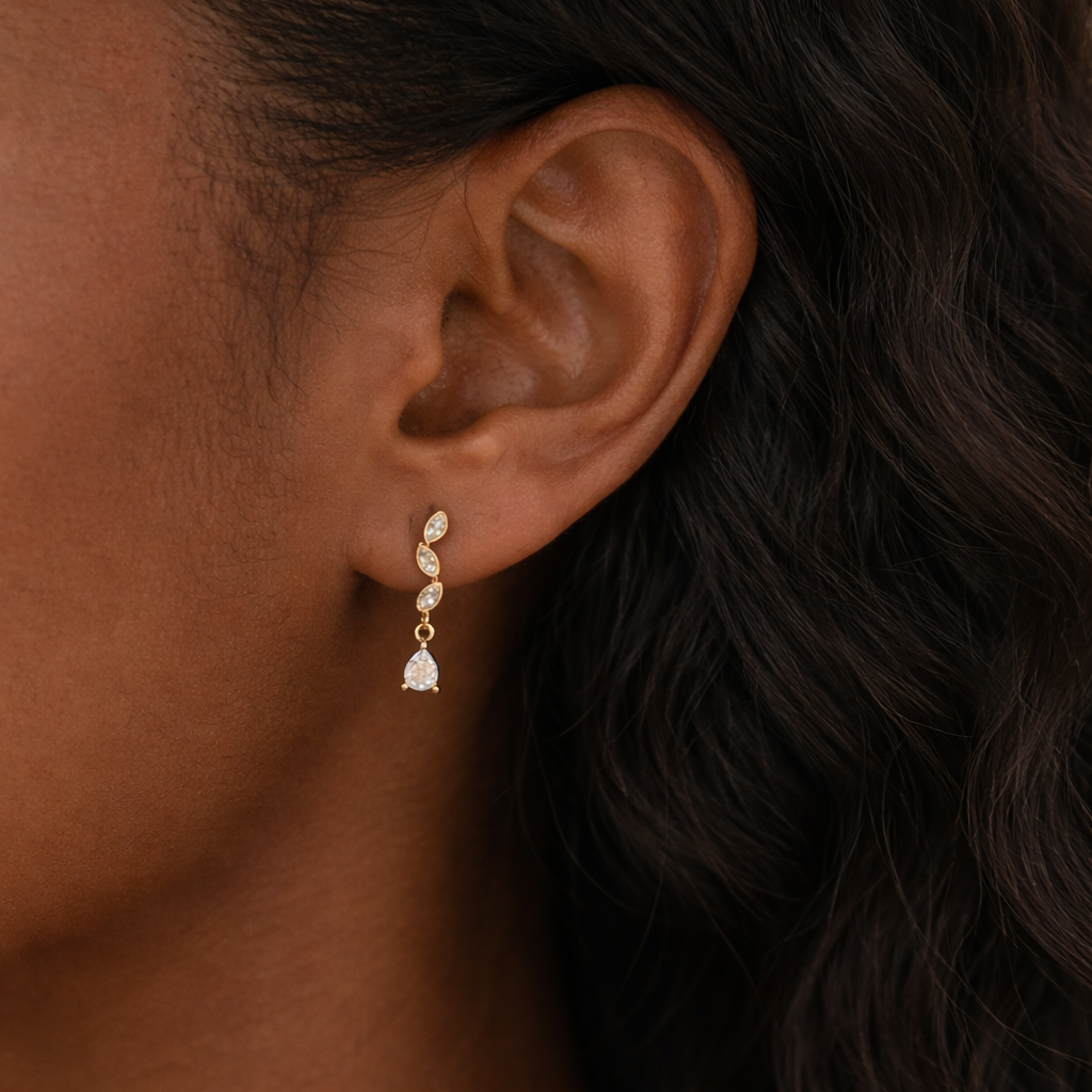 ASTORÍA Michelle gylltir silfureyrnalokkar með zirkonia