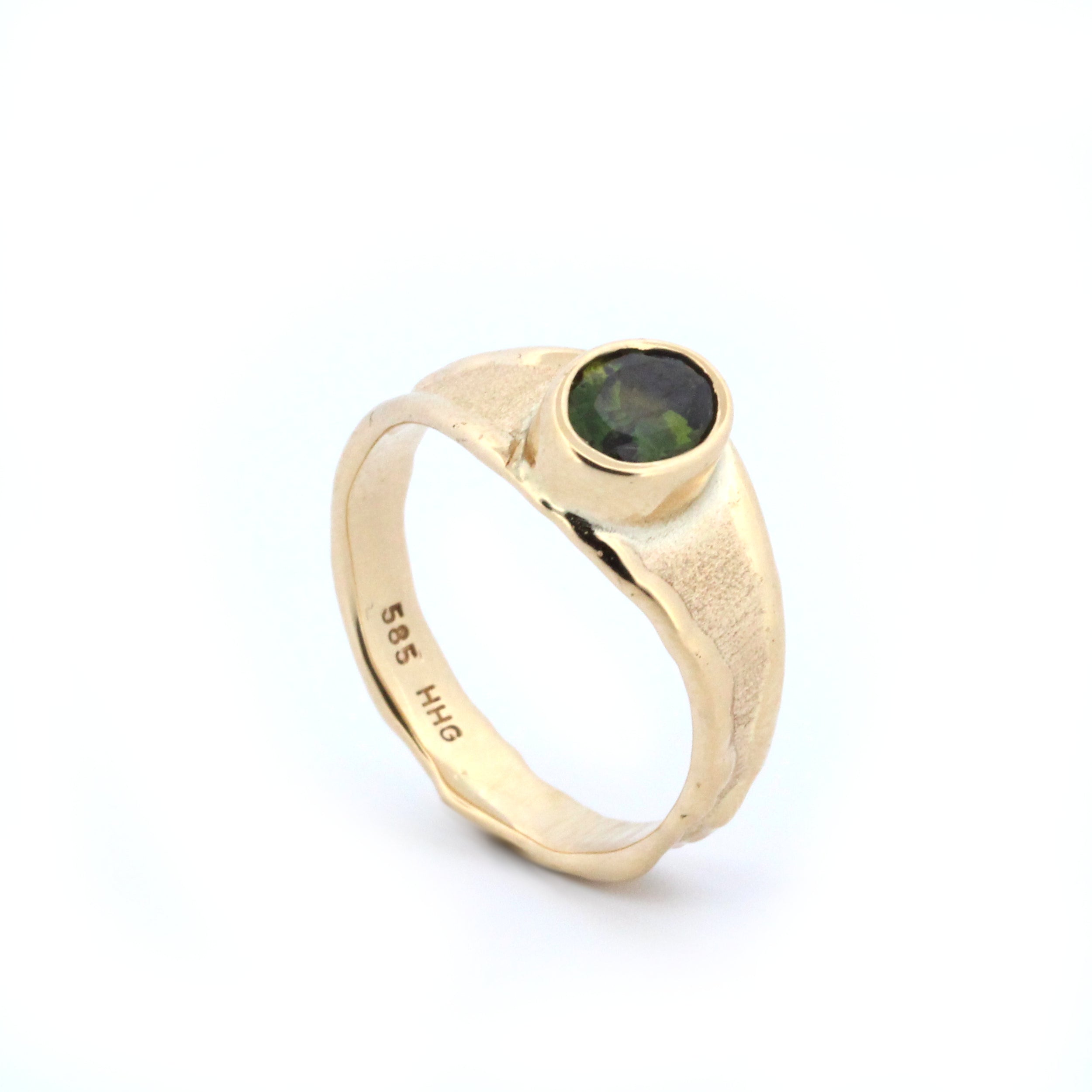 LAUPUR 14k eldmótaður gullhringur með tourmaline stein
