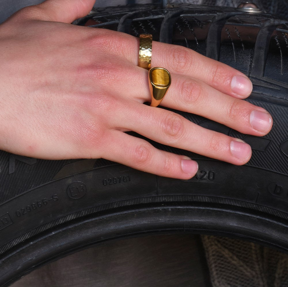 SON Hamraður gylltur herrahringur ●032860