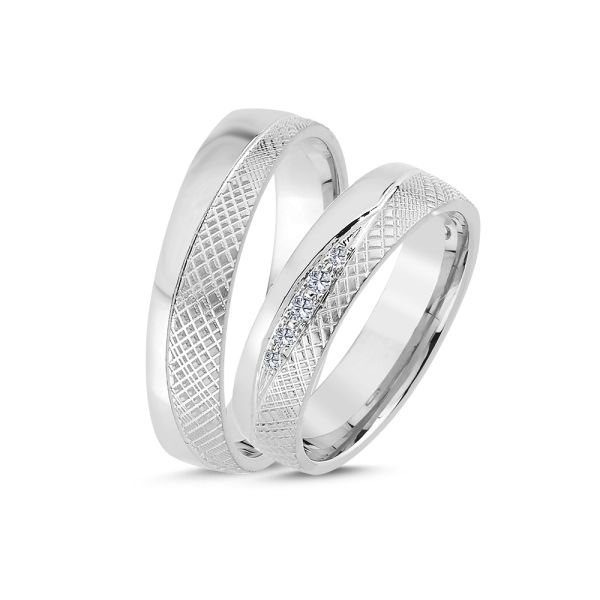 Giftingarhringur 14kt með skáskornu munstri