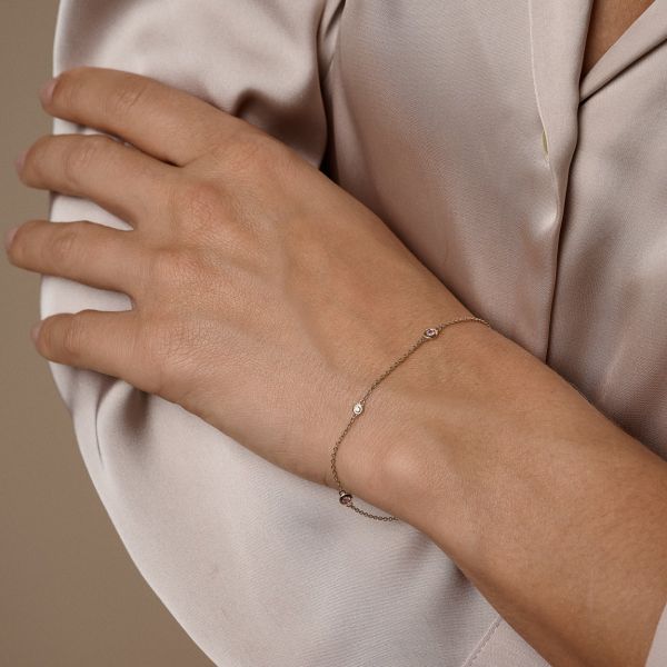 Zoe gullarmband 14kt með bleikum safír og 3x 0.025ct demöntum